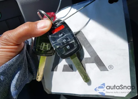 2013 Honda Accord Lx z USA, uszkodzony, nr VIN 1HGCR2F33DA237583